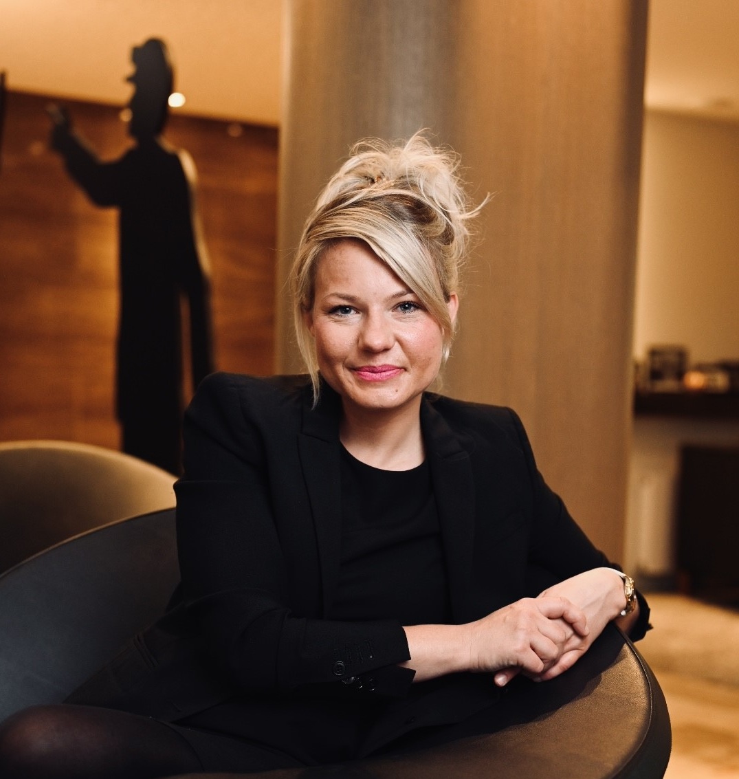 Portrait von Katja Kortmann (Hoteldirektorin)